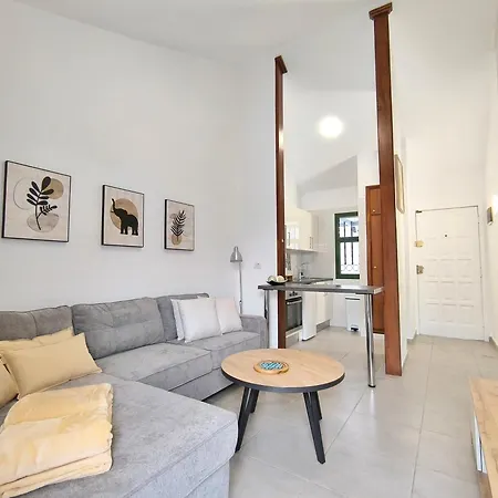 Pearl Cristianos - Pool, Fibre Net, Tv Channels, Calm Atmosphere