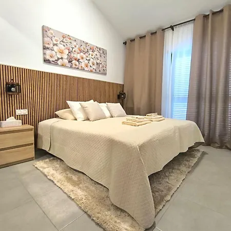 Daire Pearl Cristianos - Ac, Pool, Fibre Net, Tv Channels, Calm Atmosphere