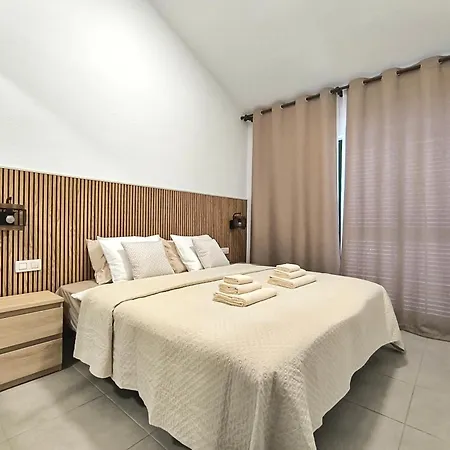 Апартаменты Pearl Cristianos - Pool, Fibre Net, Tv Channels, Calm Atmosphere Лос Кристианос